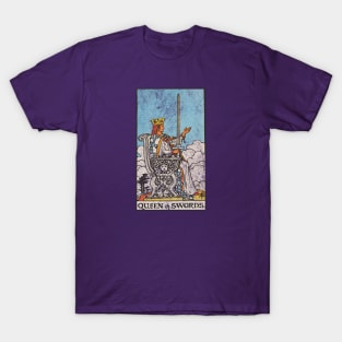 The Queen of swords tarot card (distressed) T-Shirt